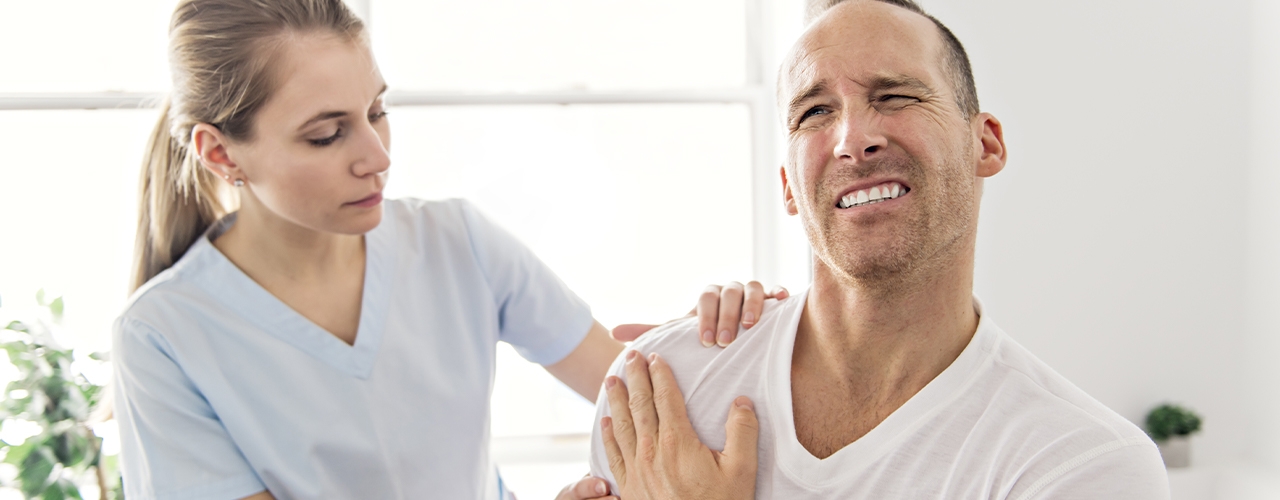 physical-therapy-clinic-shoulder-pain-relief-forward-physical-therapy-knoxville-tn